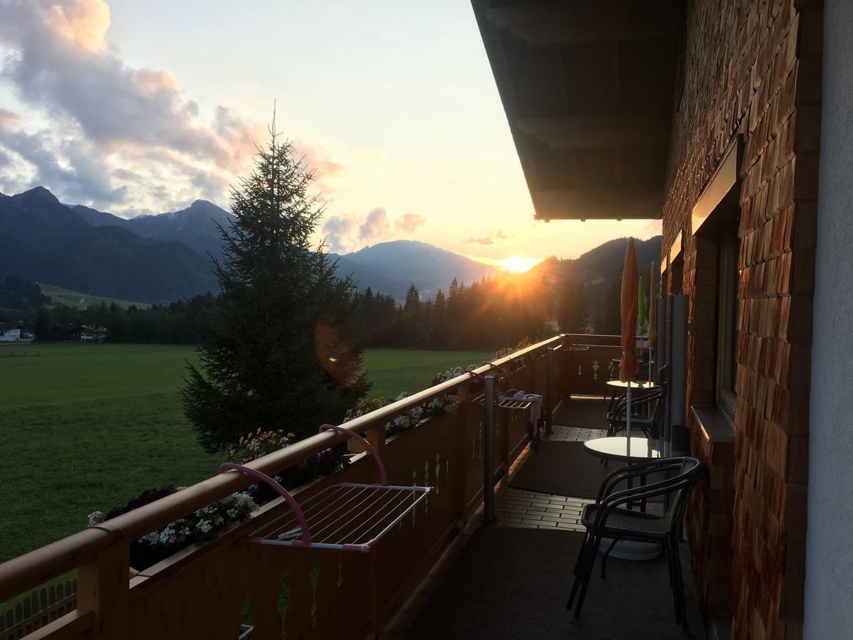 Haus Lorenz Grän エクステリア 写真
